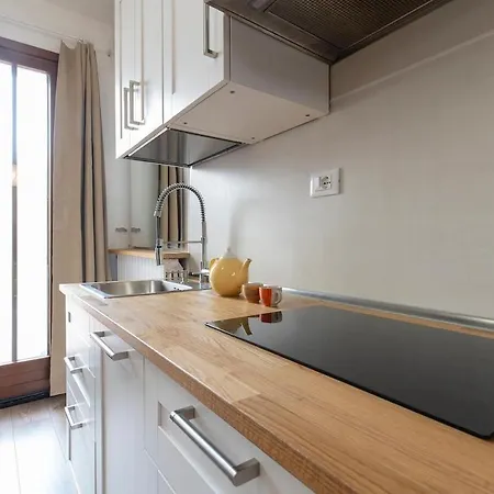 Apartamento Monolocale - Piano Terra - Ingresso Indipendente *