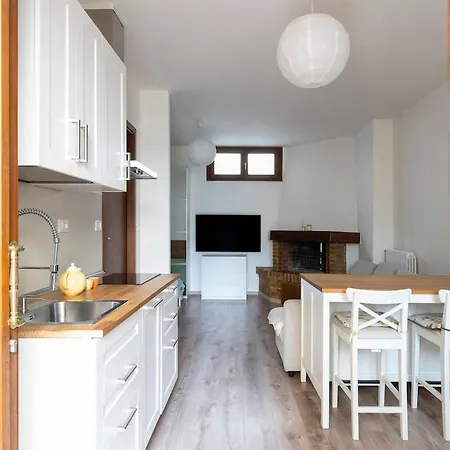 Apartamento Monolocale - Piano Terra - Ingresso Indipendente *